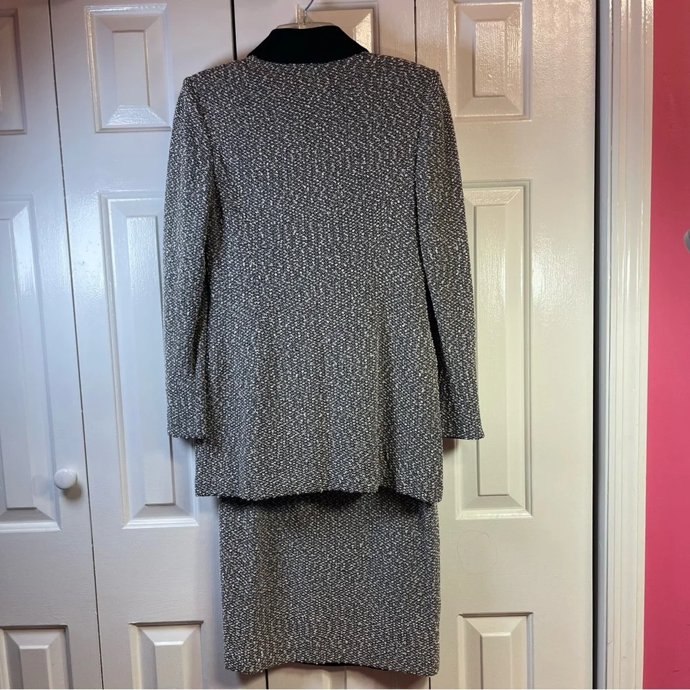 ST. JOHN Couture 2 Piece Tweed Texture Jacket + Mini Skirt Gold Button Suede C14